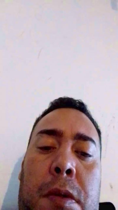 guillehot34sexy live cam on Cam4