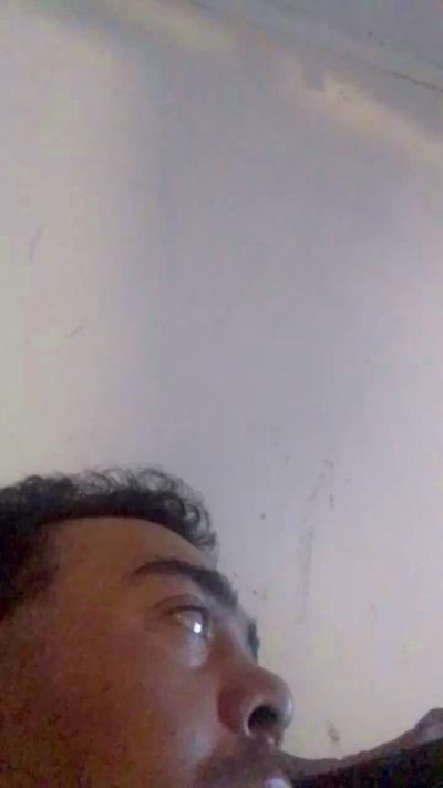 guillehot34sexy live cam on Cam4