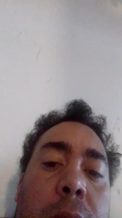 guillehot34sexy live cam on Cam4