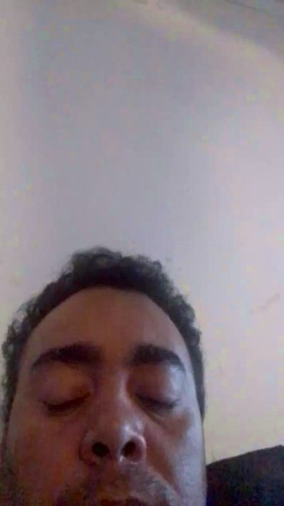 guillehot34sexy live cam on Cam4