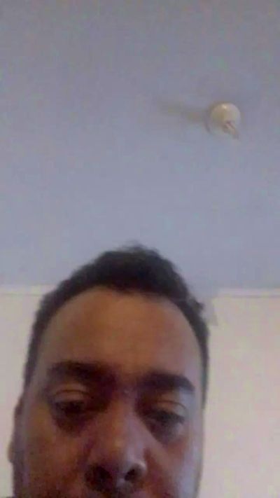 guillehot34sexy live cam on Cam4
