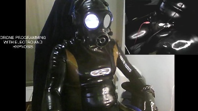 gummiguy_br live cam on Cam4