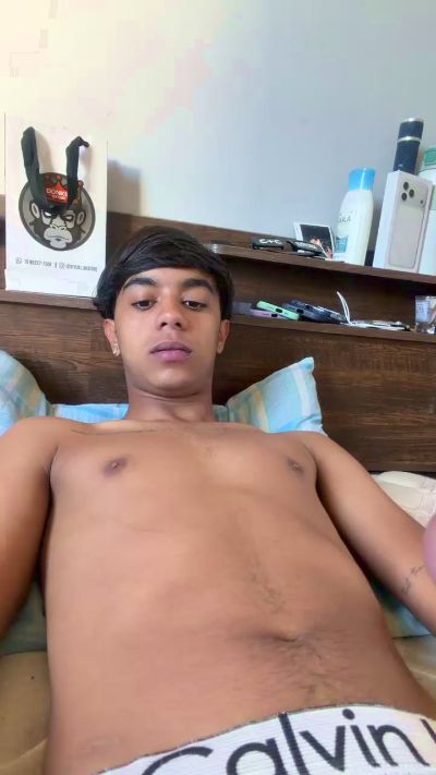 gusztaa live cam on Cam4