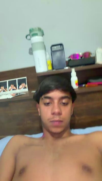 gusztaa live cam on Cam4