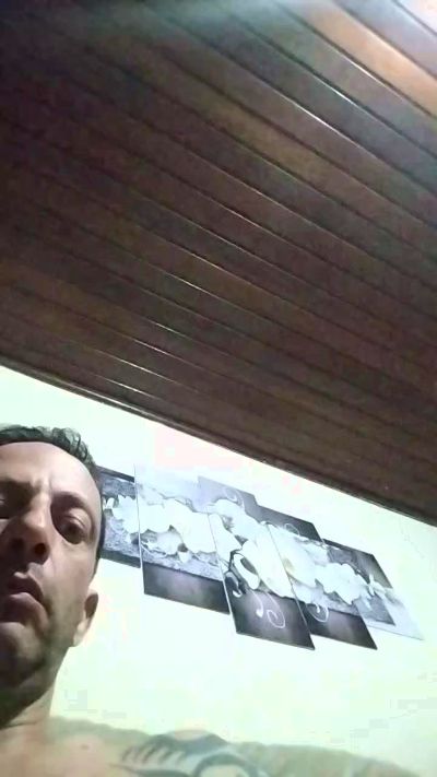 guto1214 live cam on Cam4