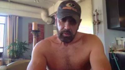 guy90232 live cam on Cam4