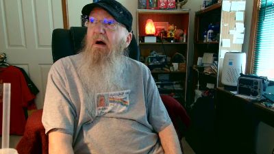 guyboobies live cam on Cam4