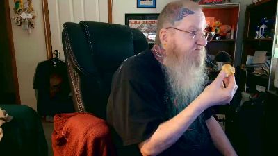 guyboobies live cam on Cam4