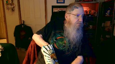 guyboobies live cam on Cam4
