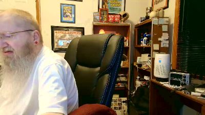 guyboobies live cam on Cam4