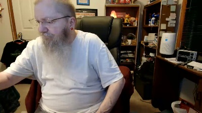 guyboobies live cam on Cam4