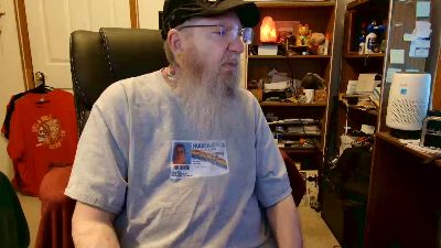 guyboobies live cam on Cam4