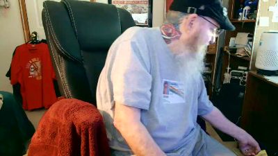 guyboobies live cam on Cam4