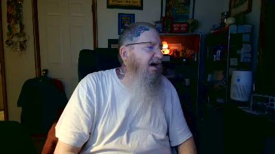 guyboobies live cam on Cam4
