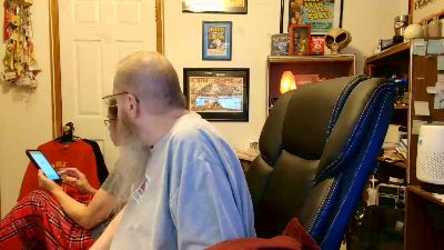 guyboobies live cam on Cam4