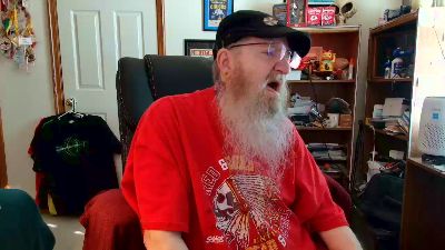guyboobies live cam on Cam4