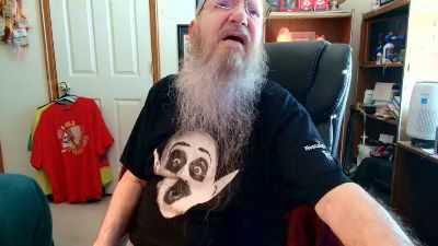 guyboobies live cam on Cam4