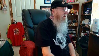 guyboobies live cam on Cam4