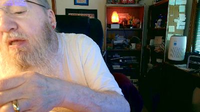 guyboobies live cam on Cam4
