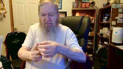 guyboobies live cam on Cam4