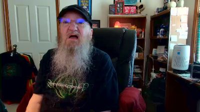 guyboobies live cam on Cam4