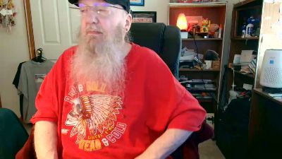 guyboobies live cam on Cam4