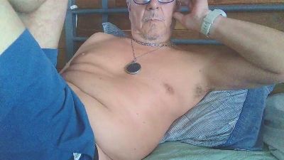 gyordy1 live cam on Cam4