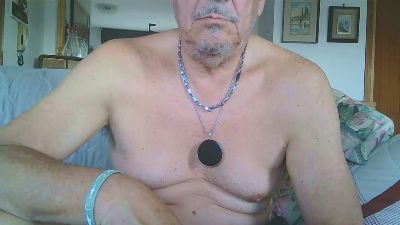 gyordy1 live cam on Cam4