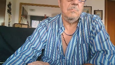 gyordy1 live cam on Cam4