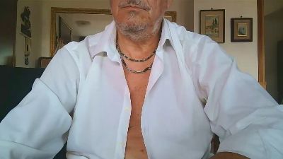 gyordy1 live cam on Cam4