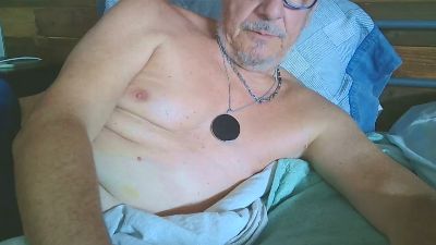 gyordy1 live cam on Cam4