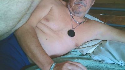 gyordy1 live cam on Cam4