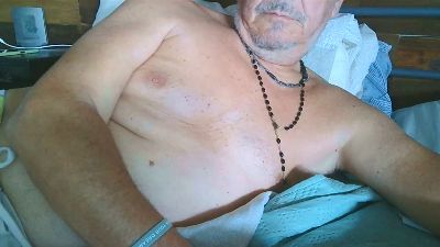 gyordy1 live cam on Cam4