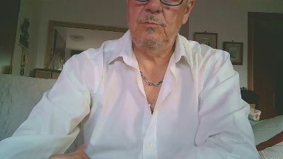 gyordy1 live cam on Cam4