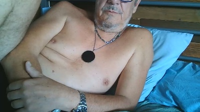 gyordy1 live cam on Cam4