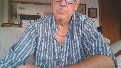 gyordy1 live cam on Cam4
