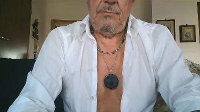 gyordy1 live cam on Cam4