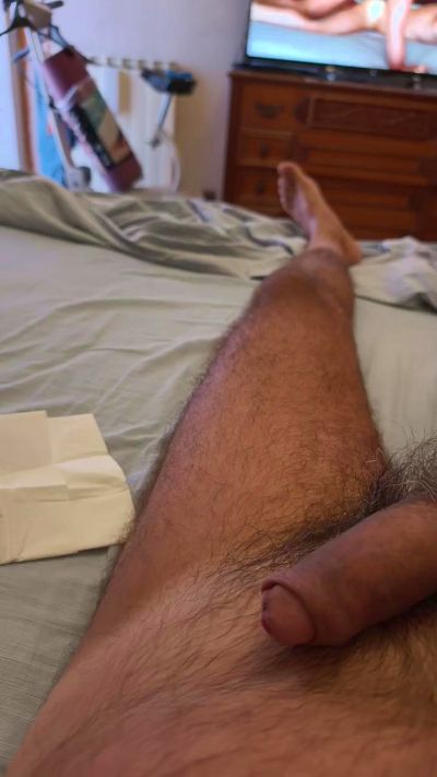 h0rny_bear live cam on Cam4