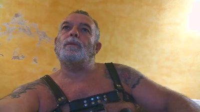 hairy2 live cam on Cam4