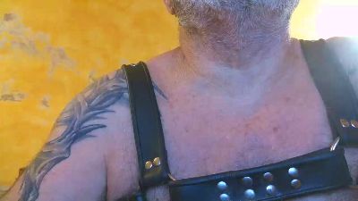 hairy2 live cam on Cam4