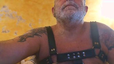 hairy2 live cam on Cam4