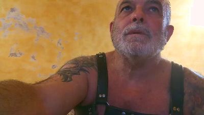 hairy2 live cam on Cam4