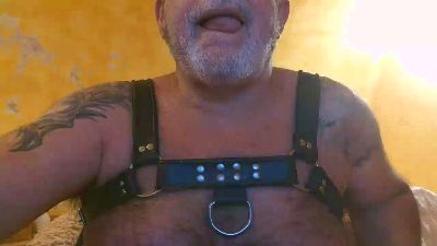 hairy2 live cam on Cam4