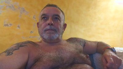 hairy2 live cam on Cam4