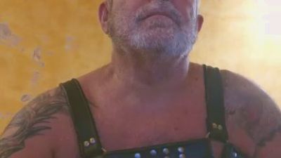 hairy2 live cam on Cam4