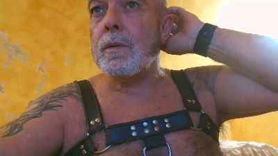 hairy2 live cam on Cam4