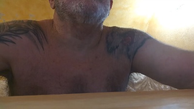hairy2 live cam on Cam4