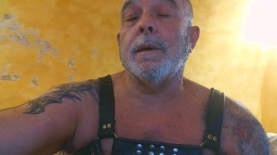 hairy2 live cam on Cam4