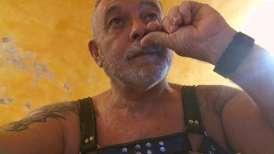 hairy2 live cam on Cam4