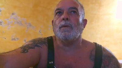hairy2 live cam on Cam4